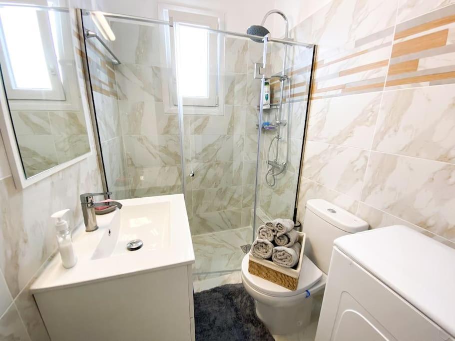 6Th Floor Apartment In Victoria Square Athena Bagian luar foto